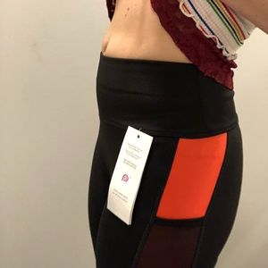 NEVER WORN Women’s Black Leggings w/ side pockets